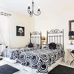 Apartment Beachside Puerto Banus Stunning 312